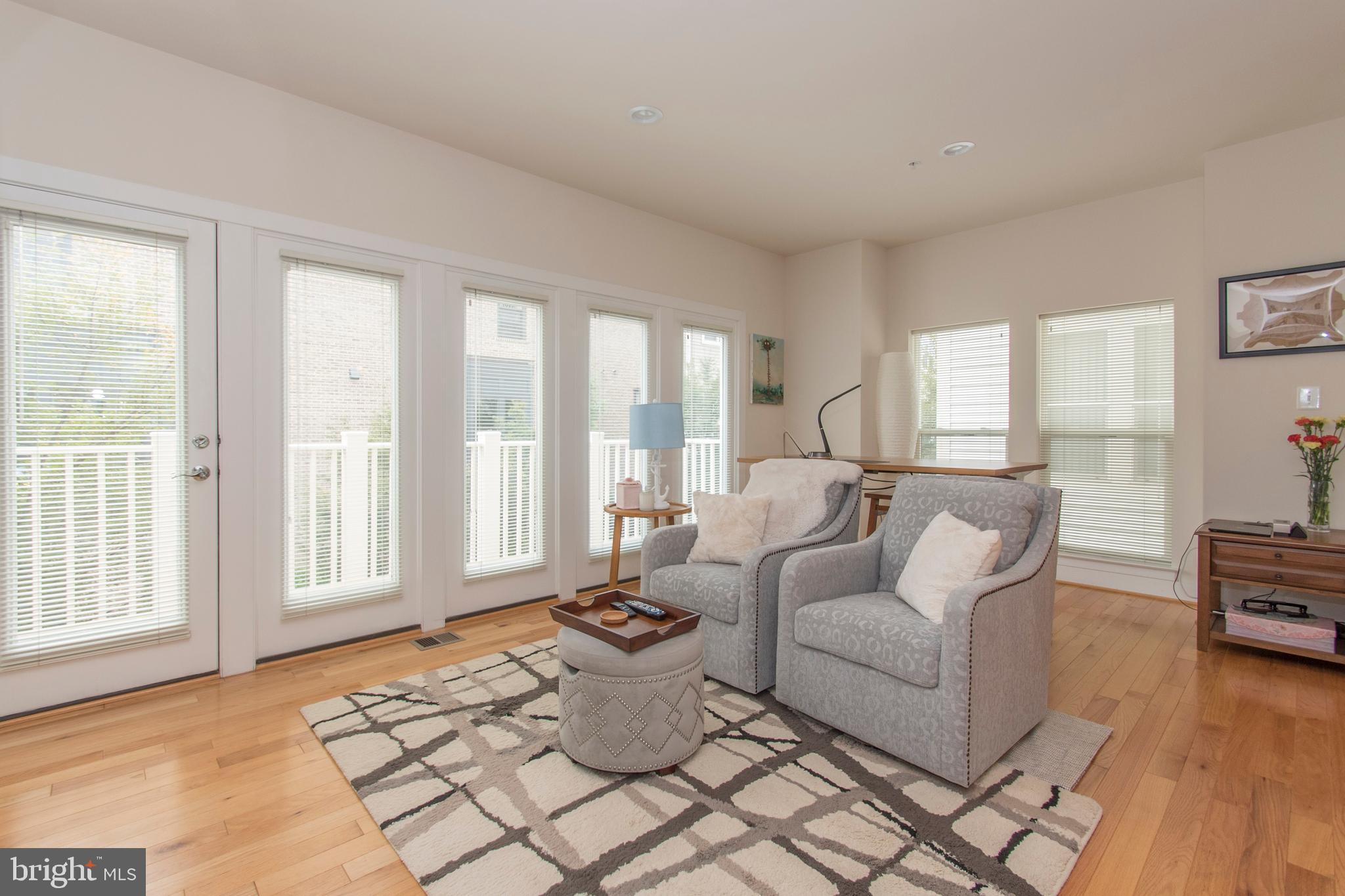 908 KING FARM BOULEVARD