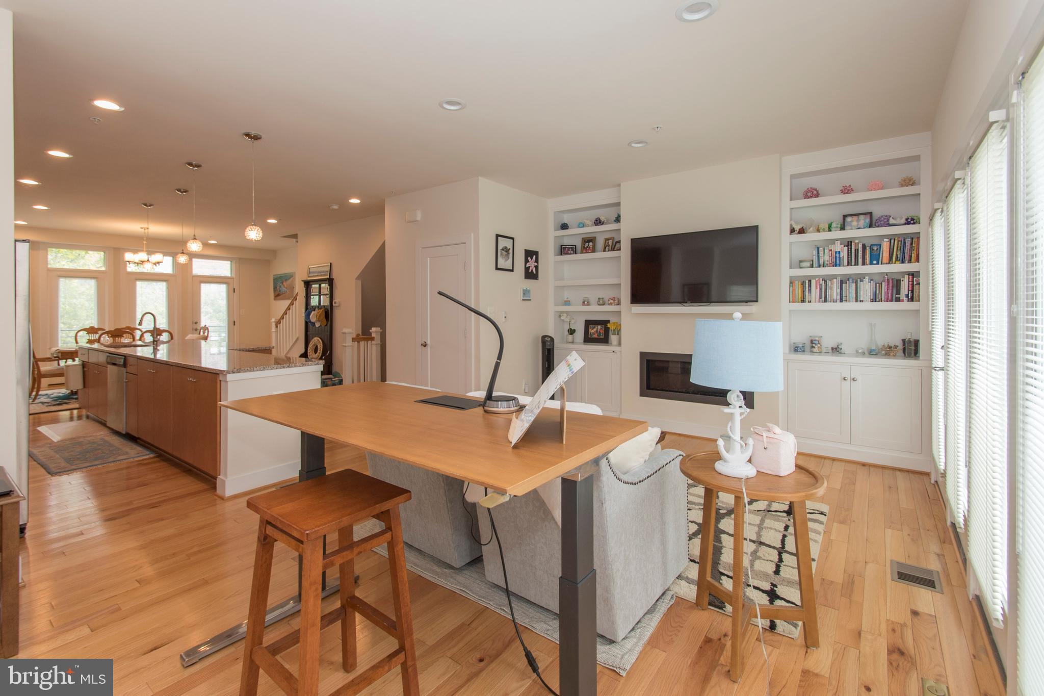 908 KING FARM BOULEVARD