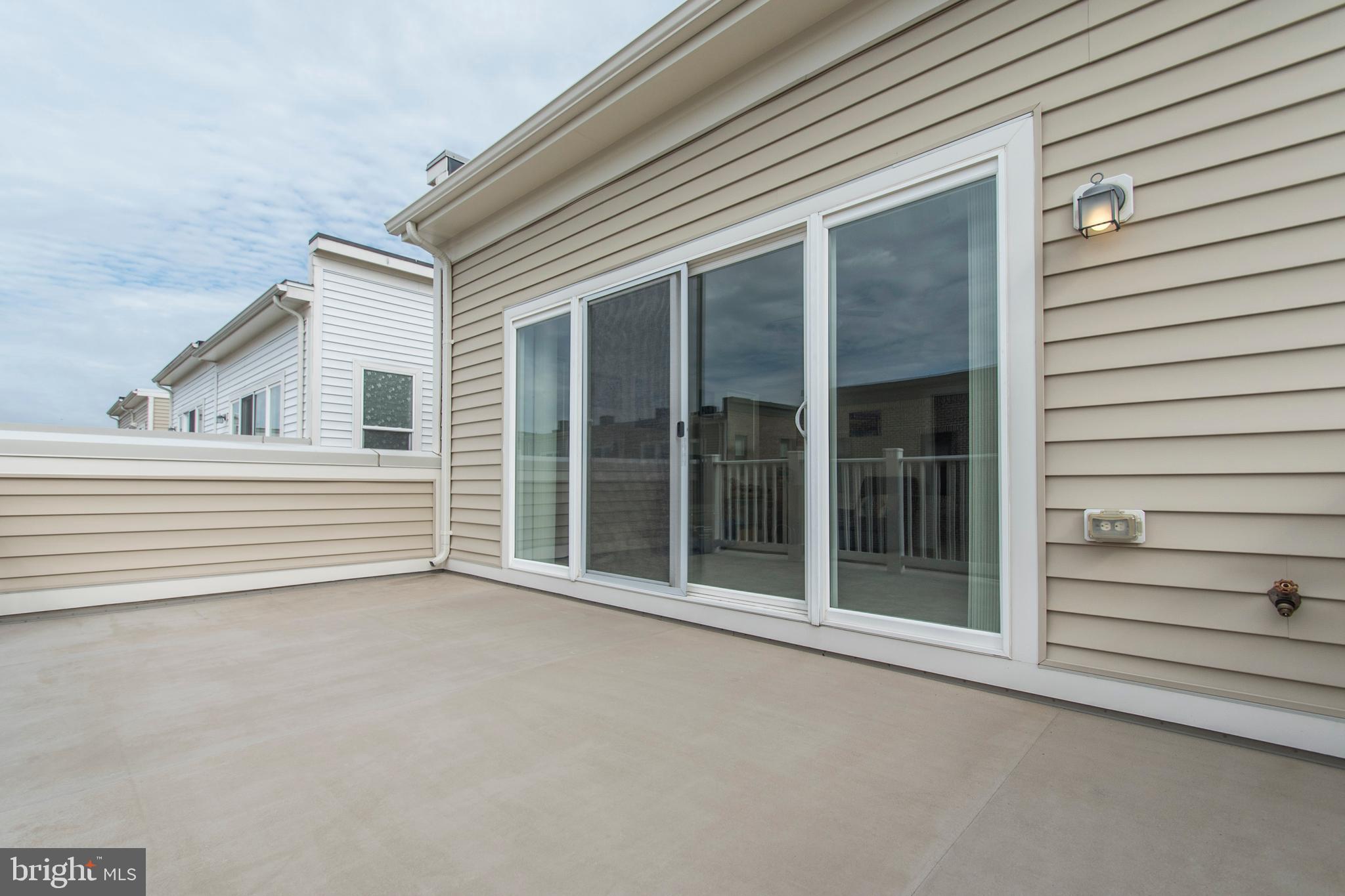 908 KING FARM BOULEVARD