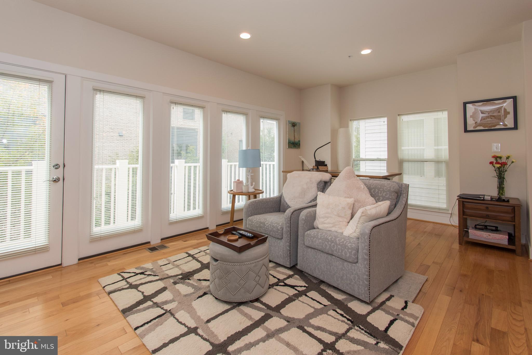 908 KING FARM BOULEVARD