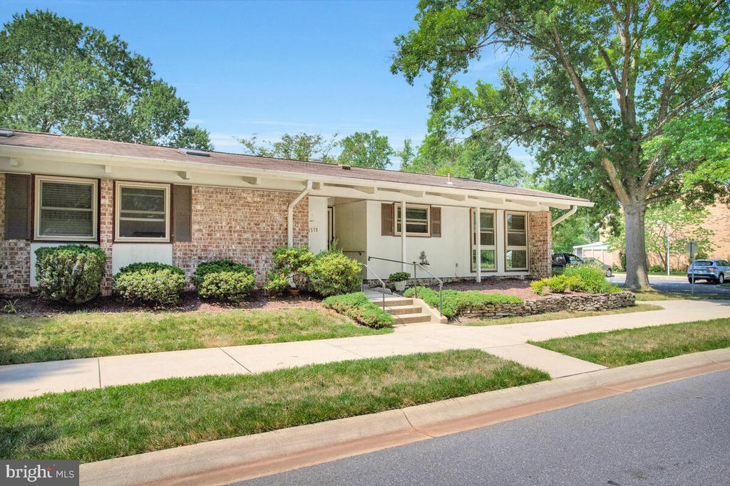 3578 GLENEAGLES DRIVE 33-A