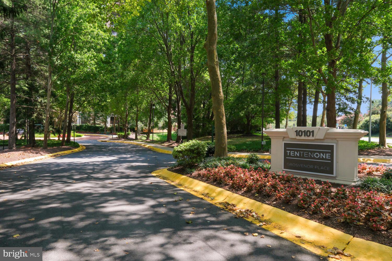 10101 Grosvenor Pl #1704