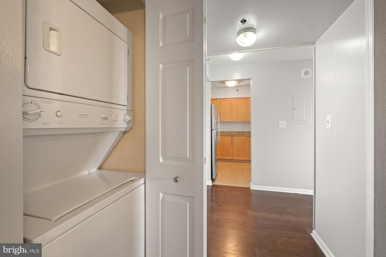 10101 Grosvenor Pl #1704