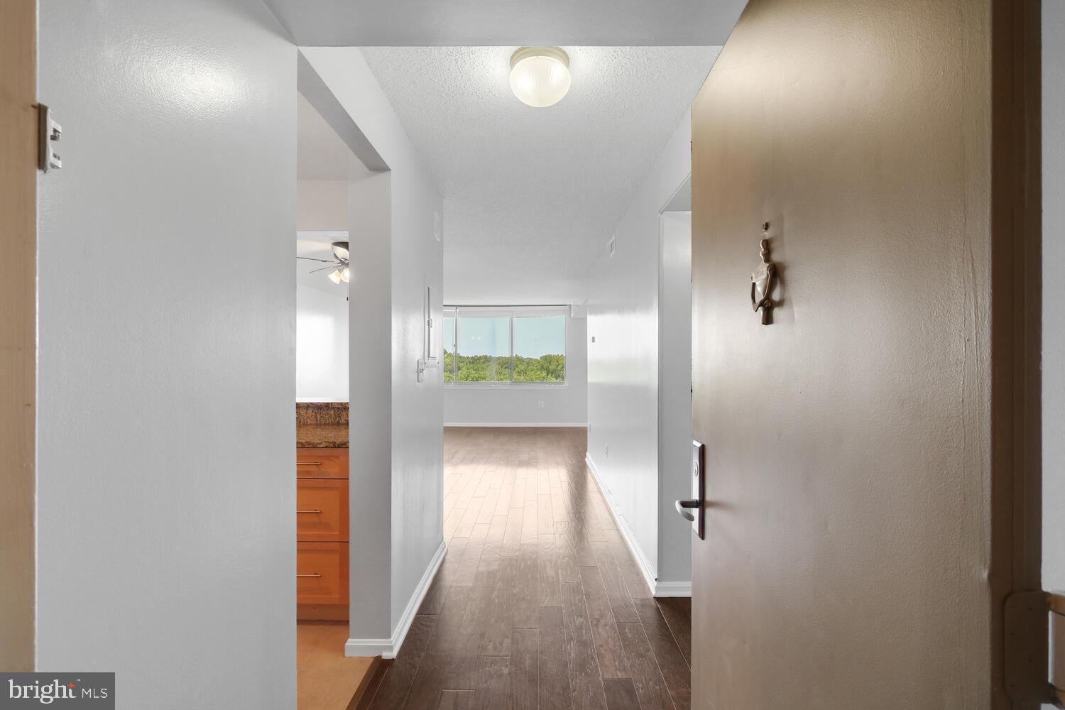 10101 Grosvenor Pl #1704