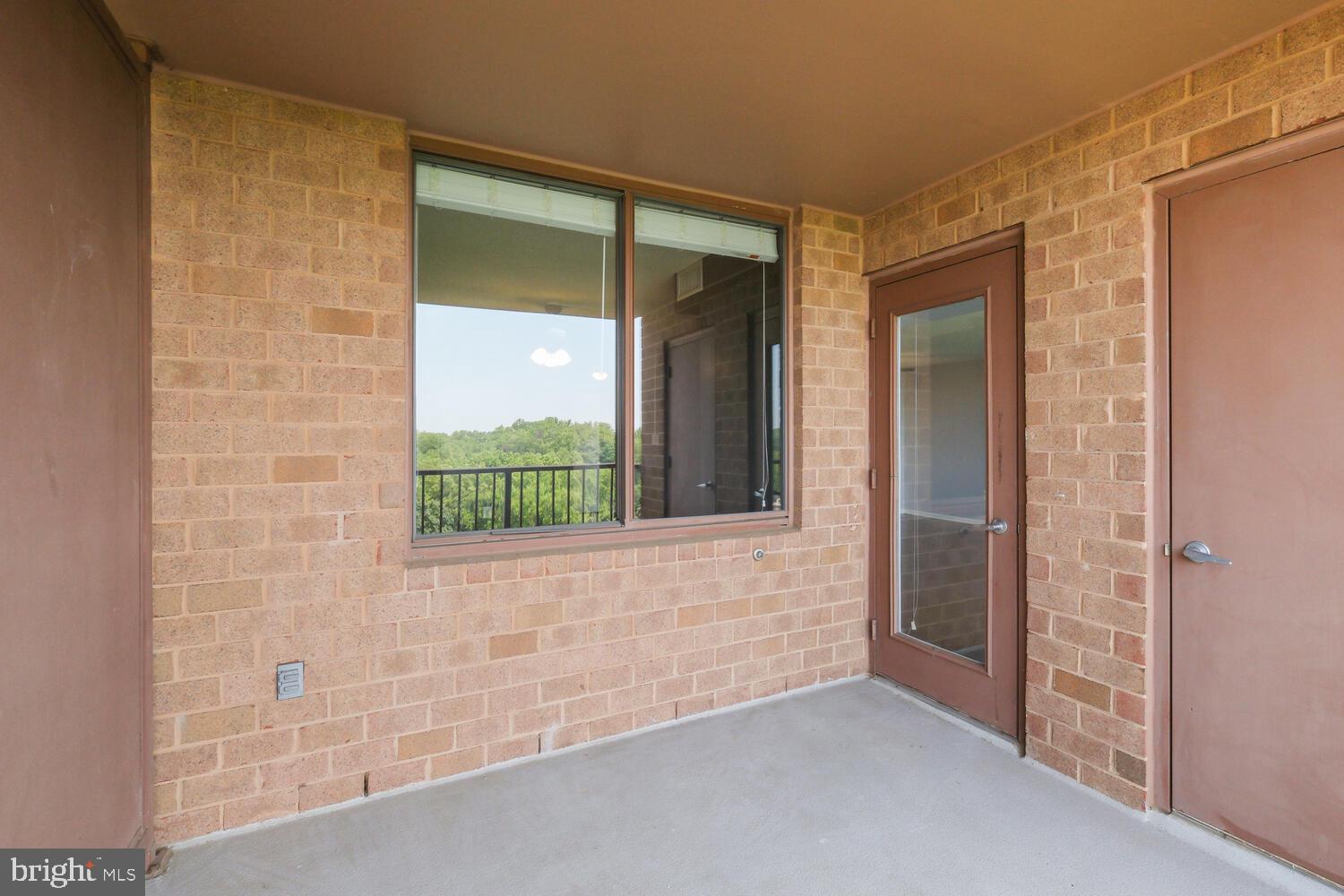 10101 Grosvenor Pl #1704