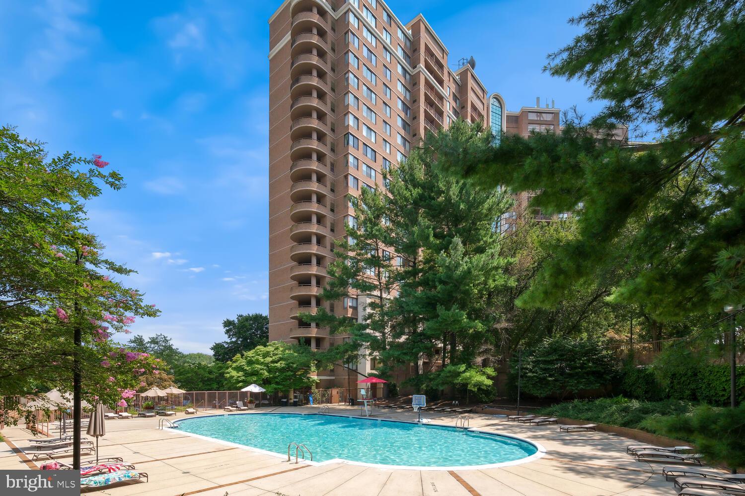 10101 Grosvenor Pl #1704