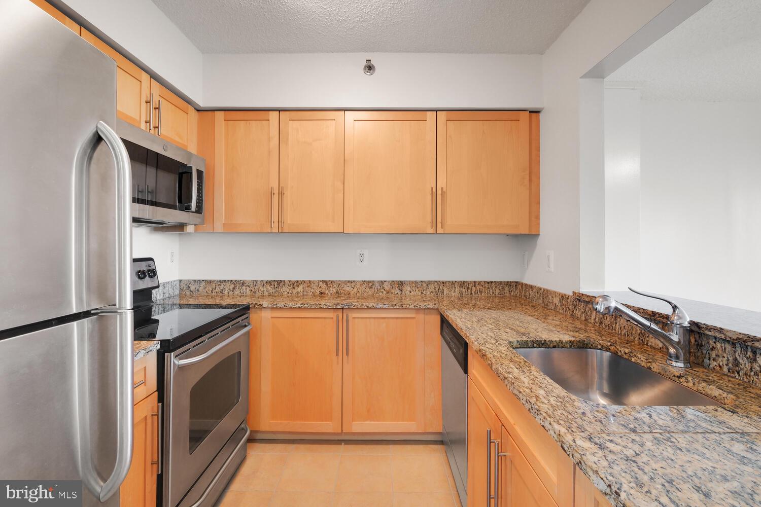 10101 Grosvenor Pl #1704