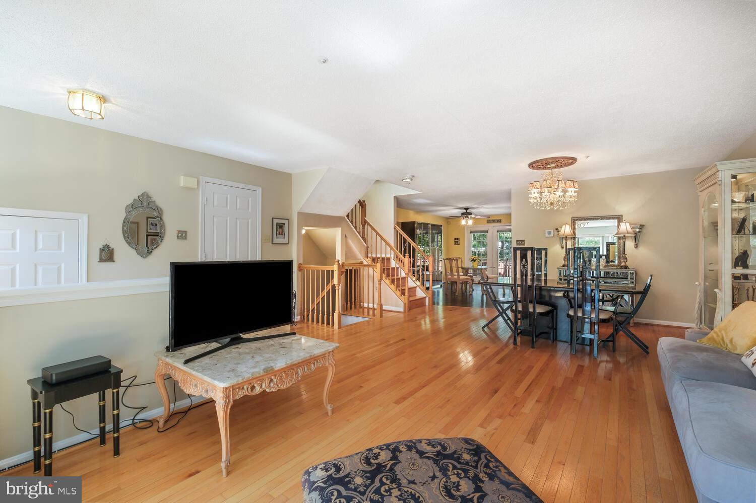 10108 Vanderbilt Cir