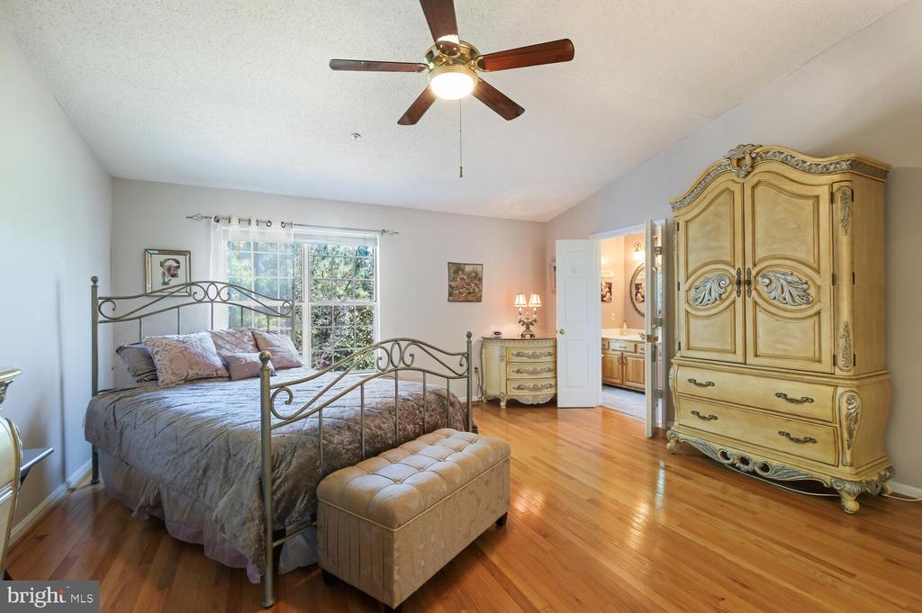 10108 Vanderbilt Cir