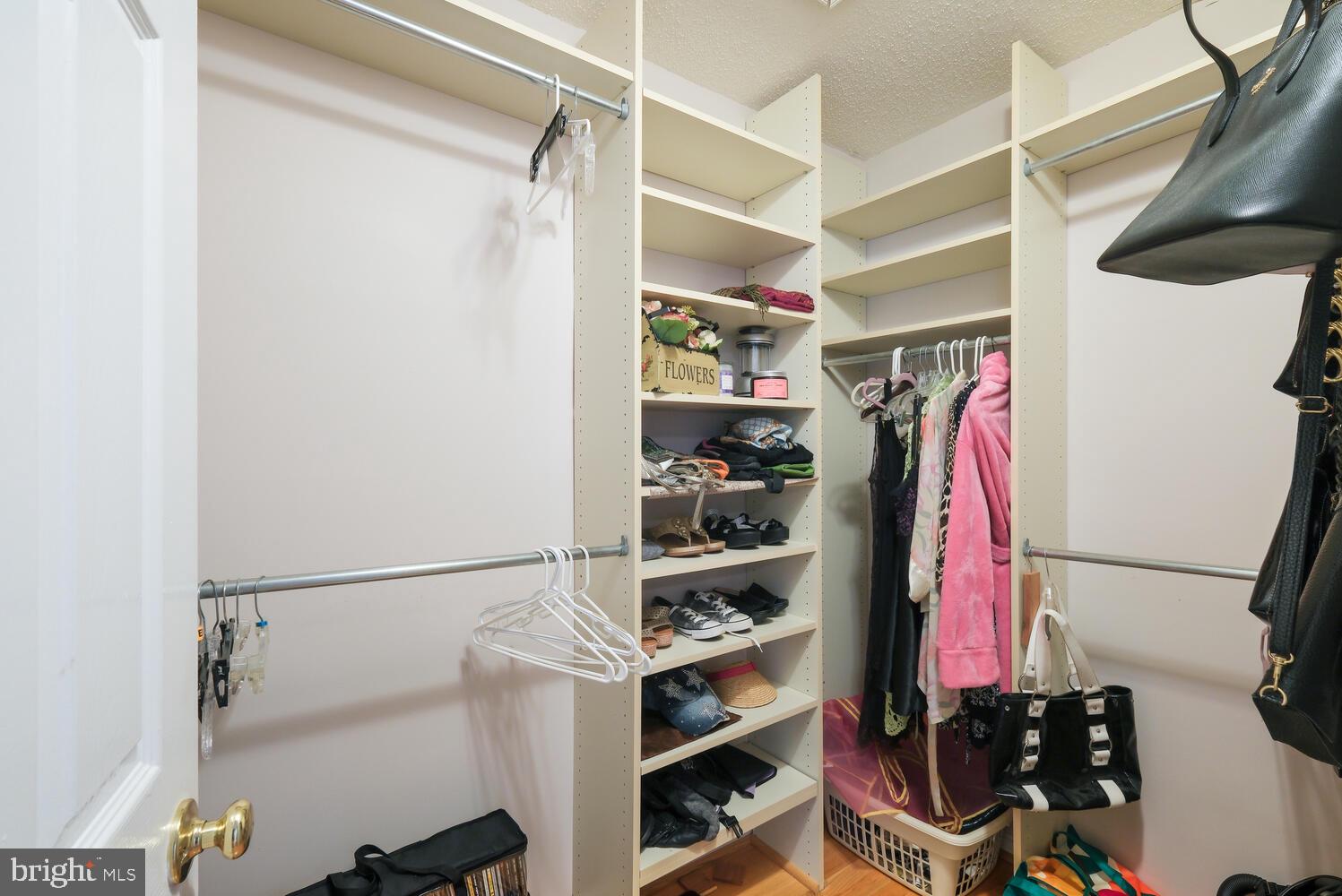 10108 Vanderbilt Cir