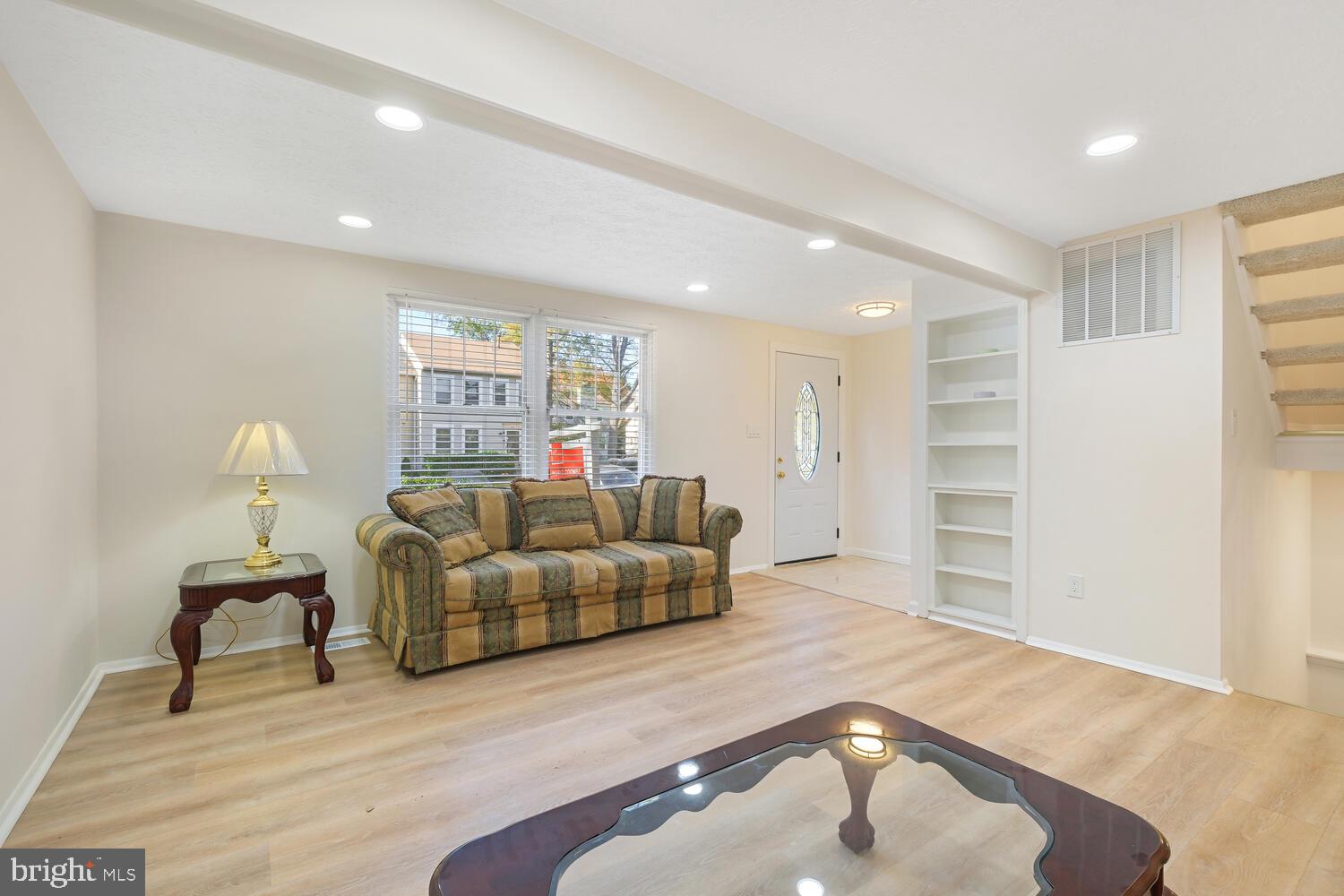154 Lamont Ln