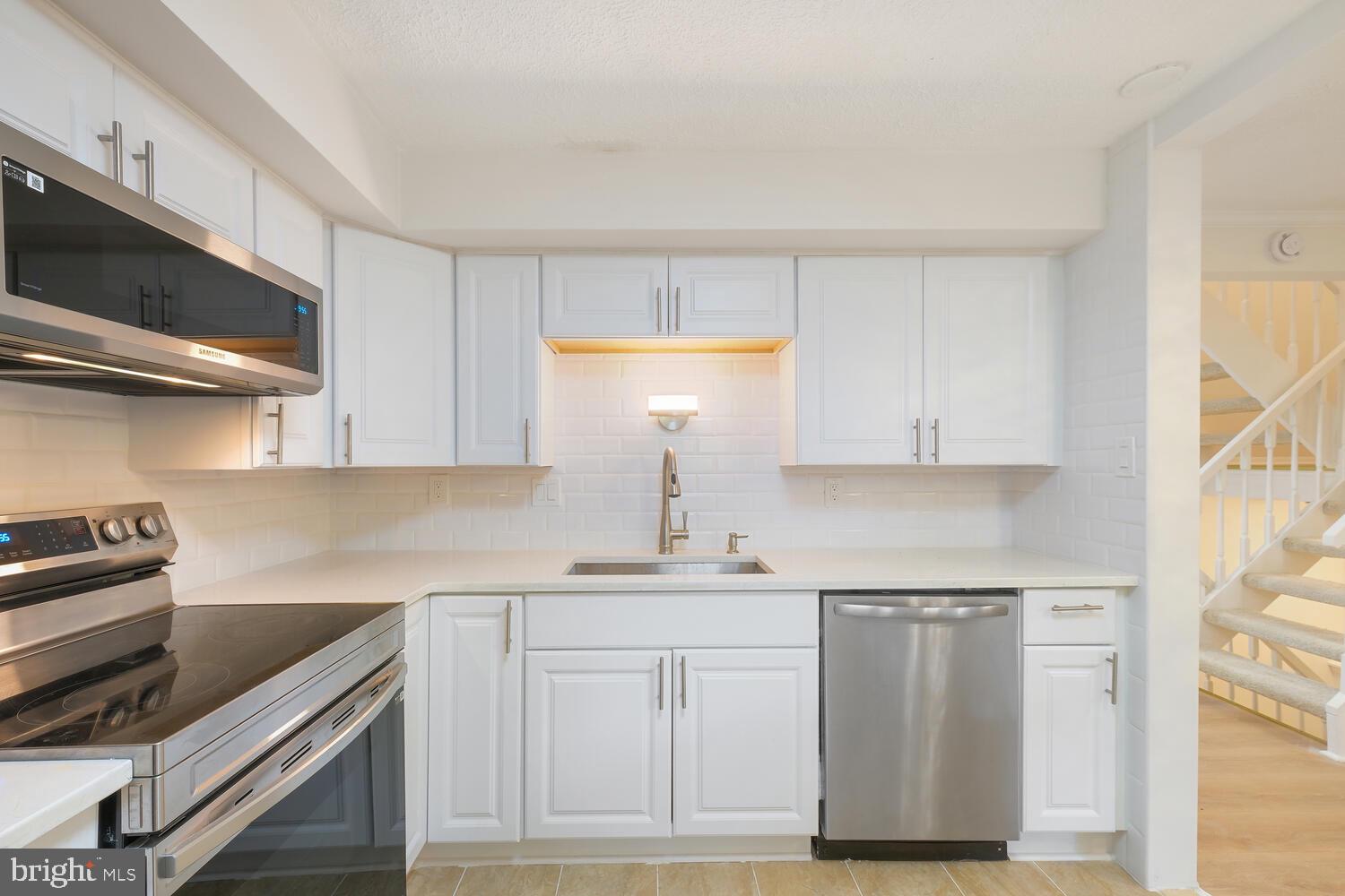 154 Lamont Ln