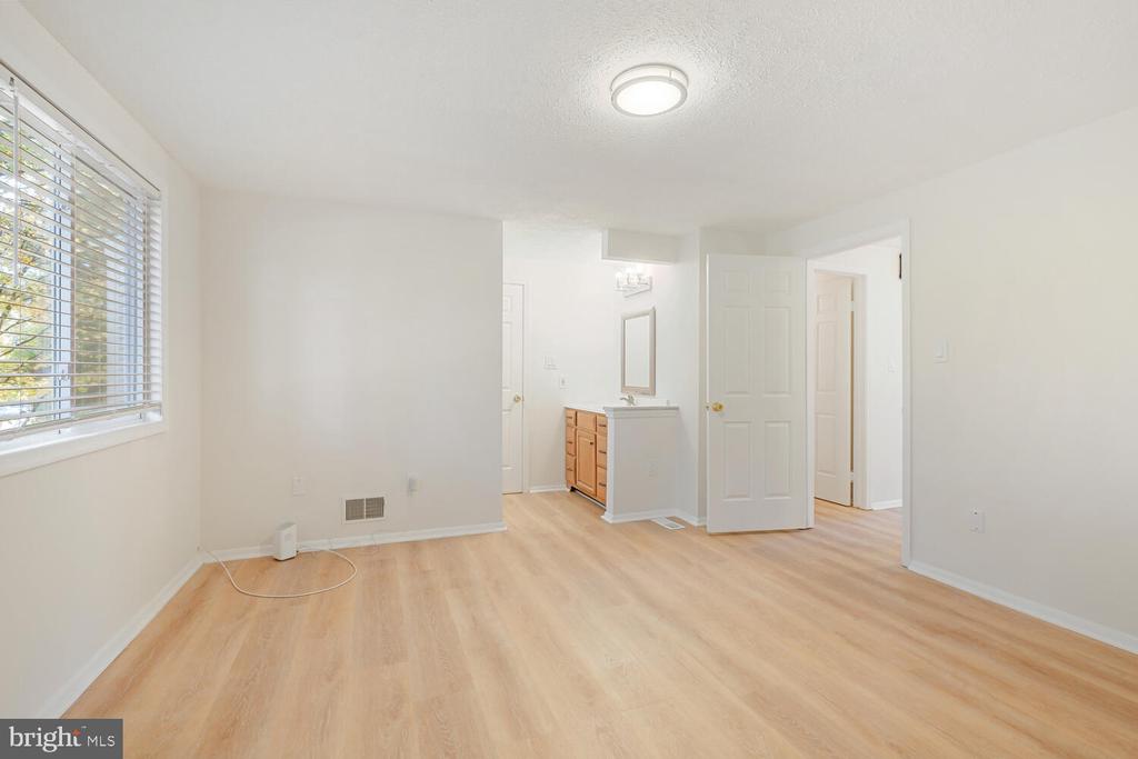 154 Lamont Ln