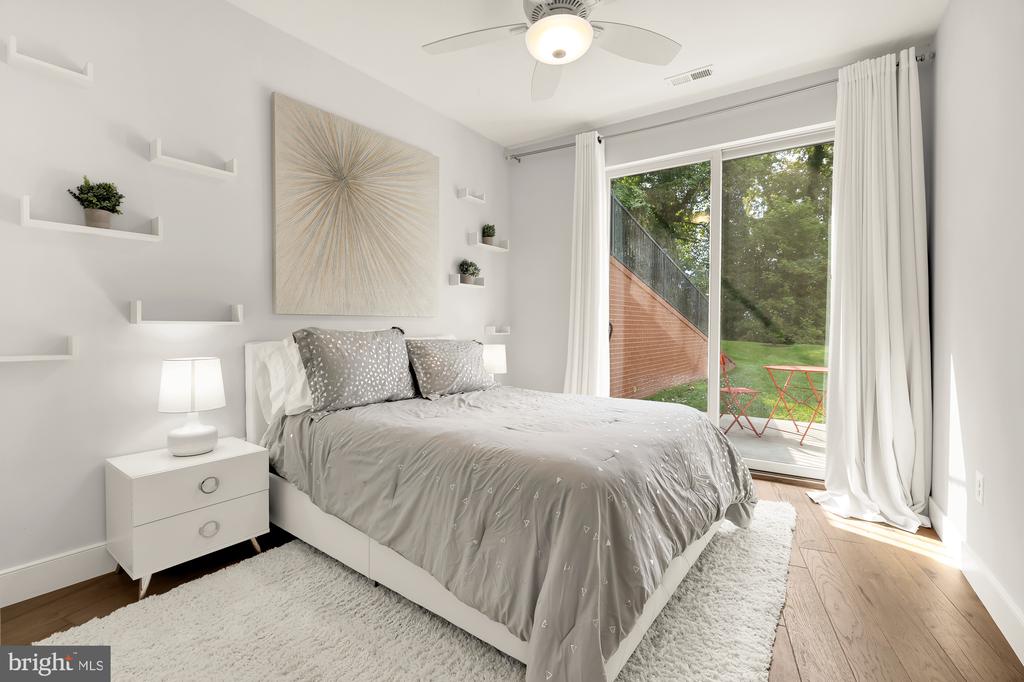 590 BROOKES RIDGE COURT