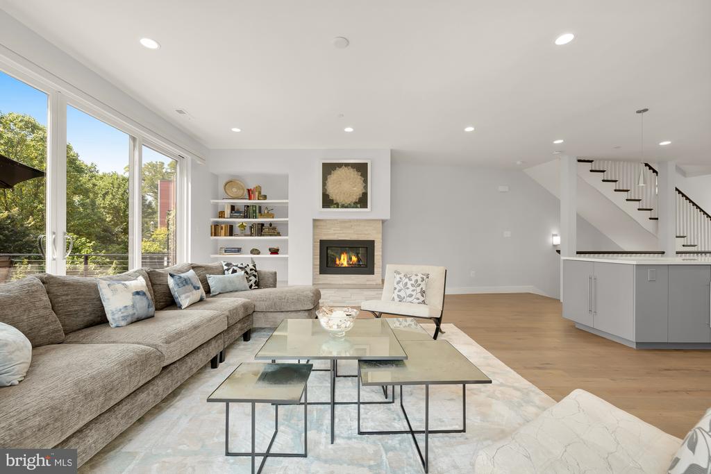 590 BROOKES RIDGE COURT