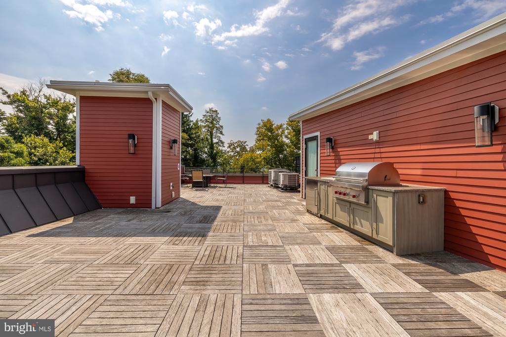 590 BROOKES RIDGE COURT