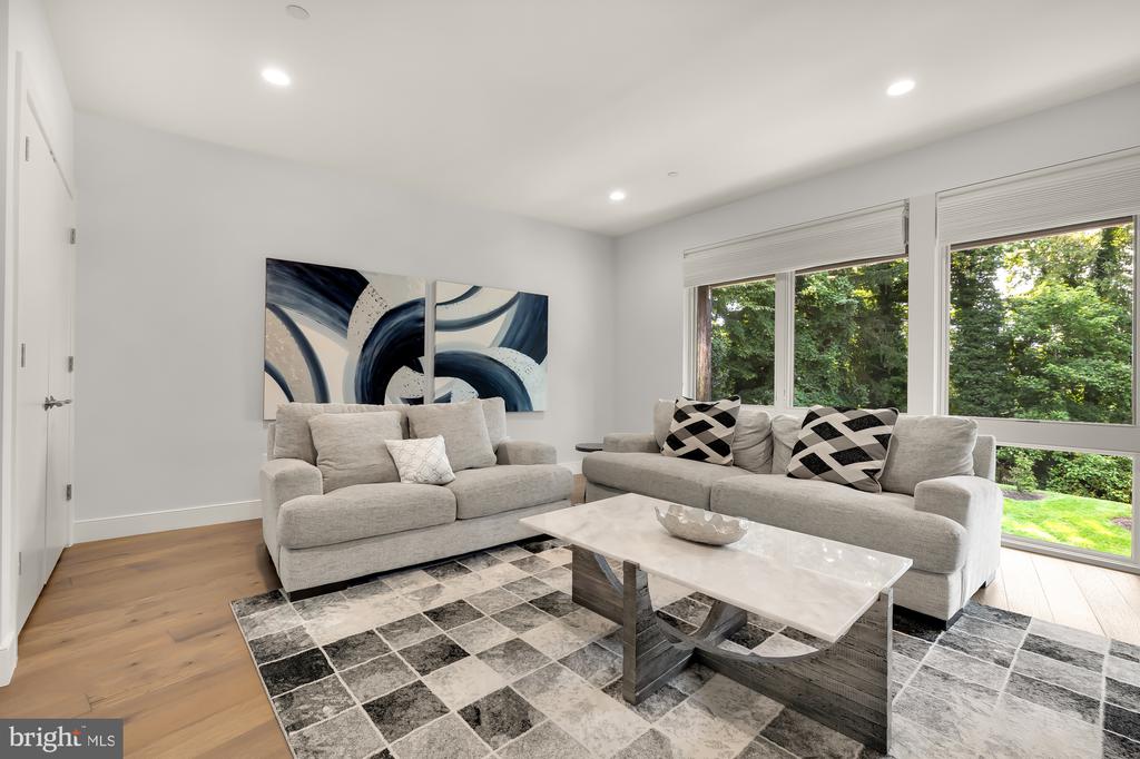 590 BROOKES RIDGE COURT
