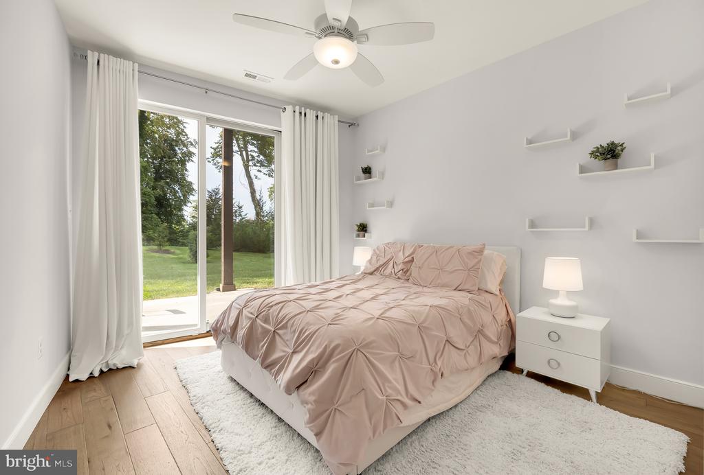 590 BROOKES RIDGE COURT