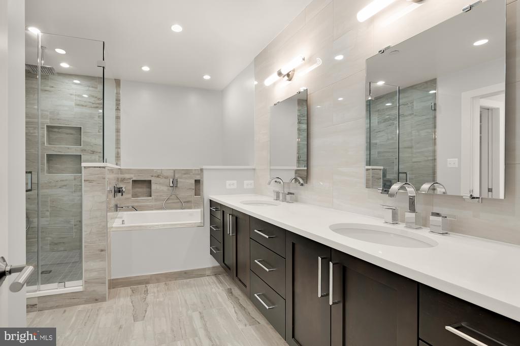 590 BROOKES RIDGE COURT