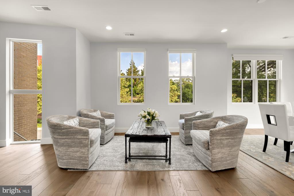 590 BROOKES RIDGE COURT