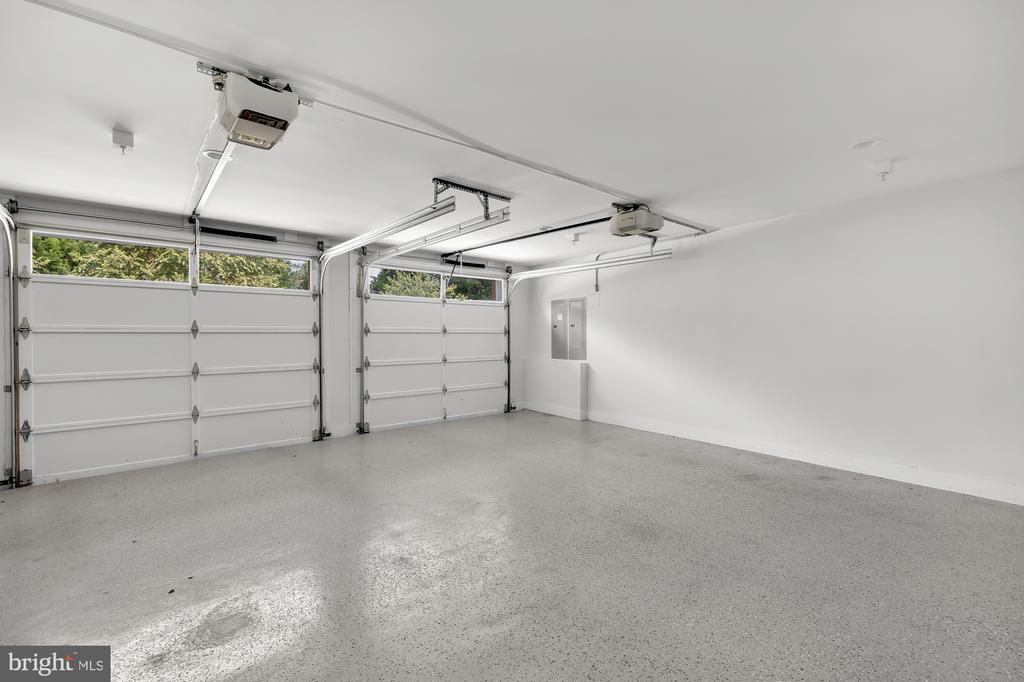 590 BROOKES RIDGE COURT