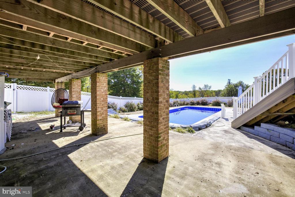 9440 Damascus Rd