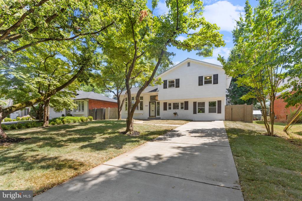 5818 GREENTREE ROAD