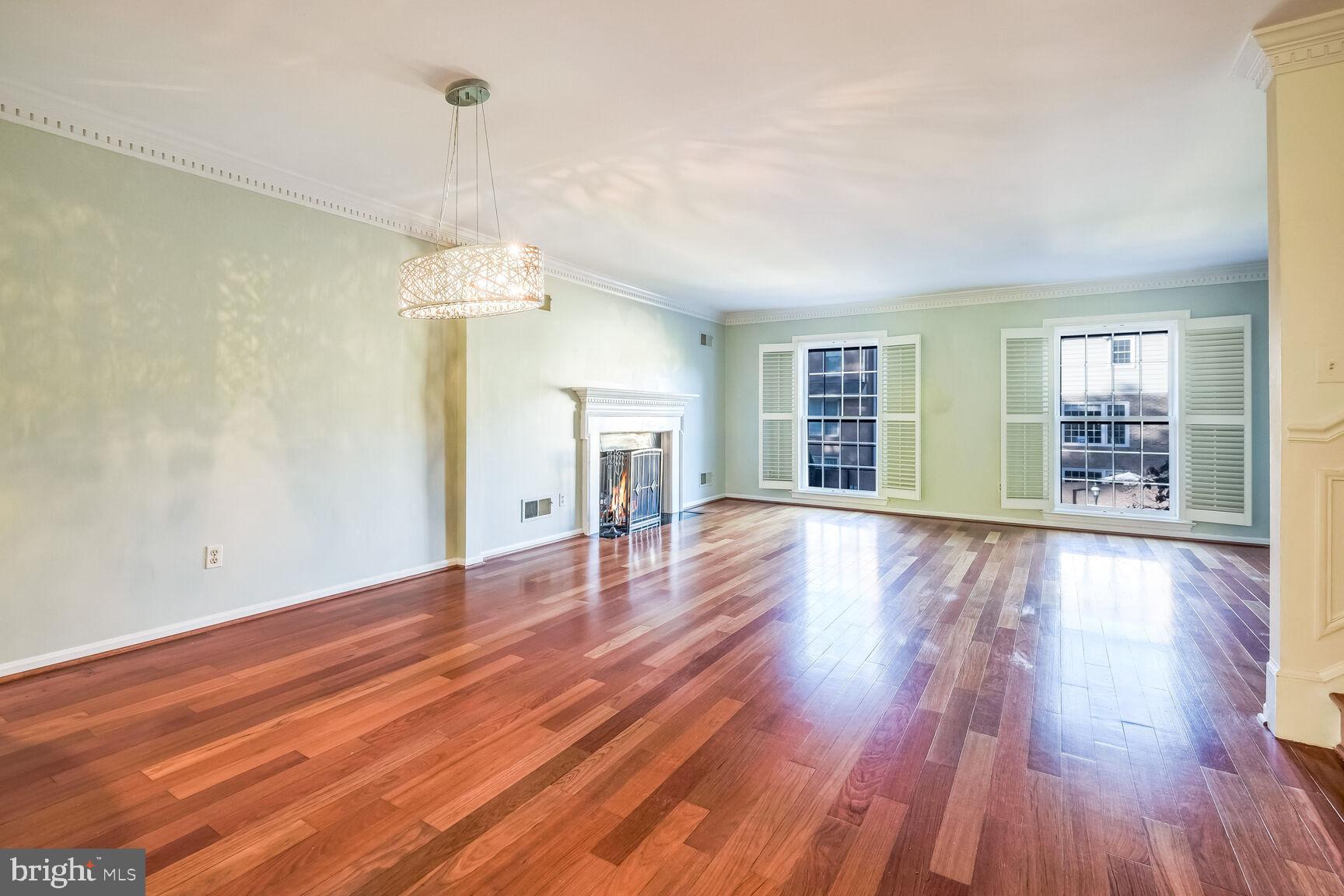 11015 WICKSHIRE WAY M-2