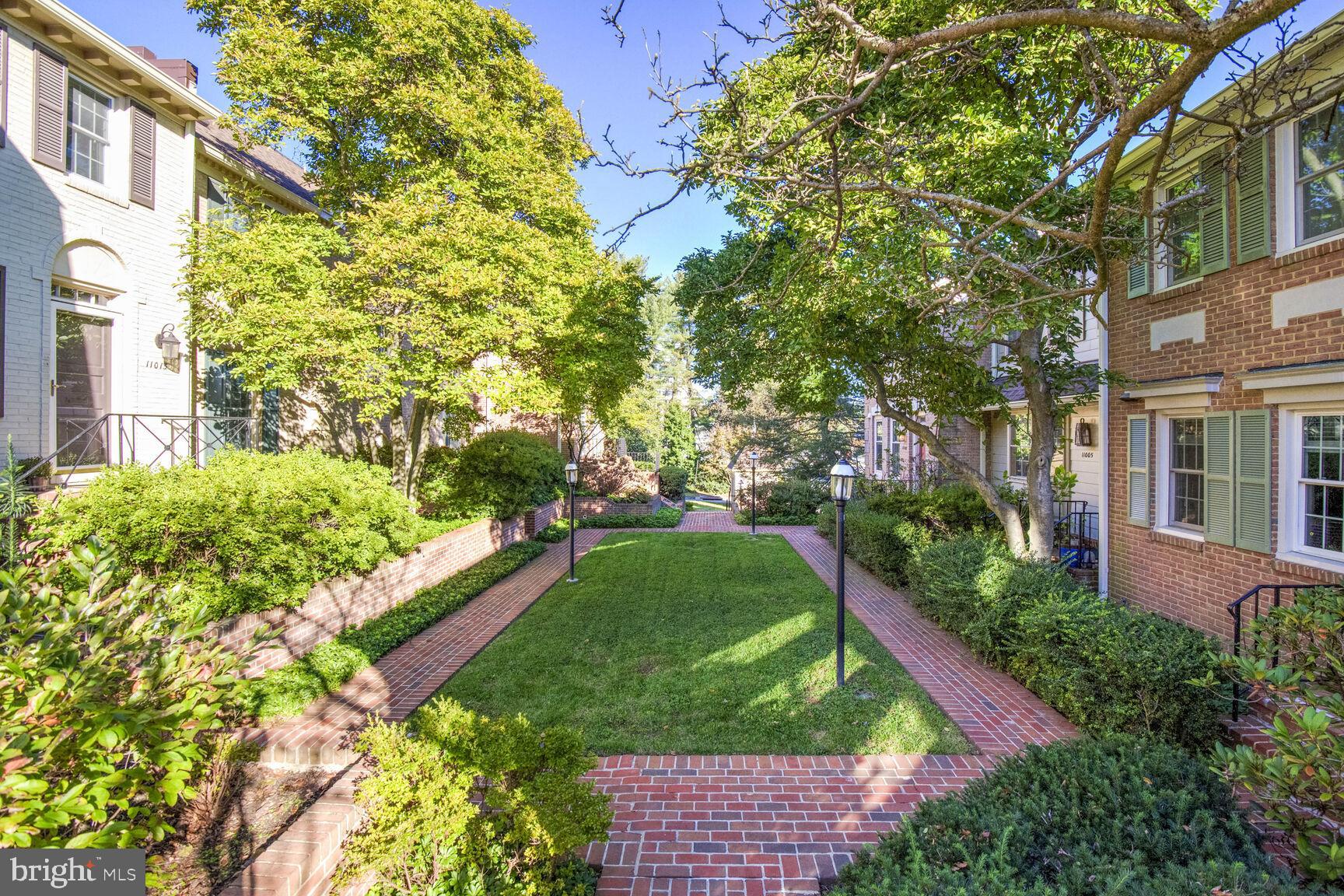 11015 WICKSHIRE WAY M-2