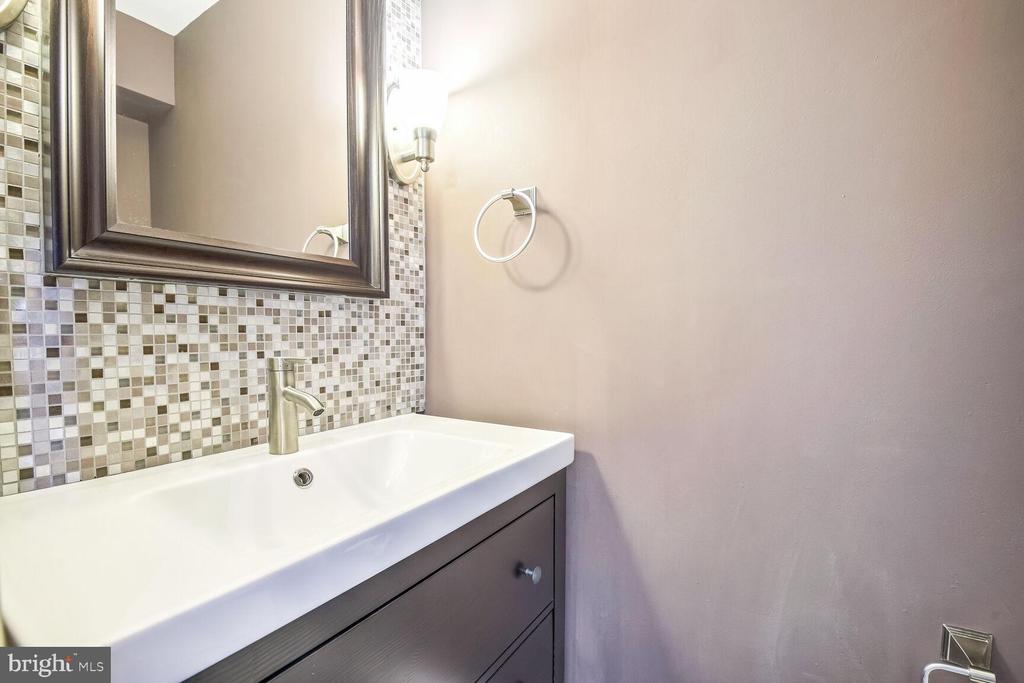 11015 WICKSHIRE WAY M-2