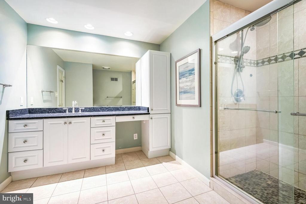 11015 WICKSHIRE WAY M-2