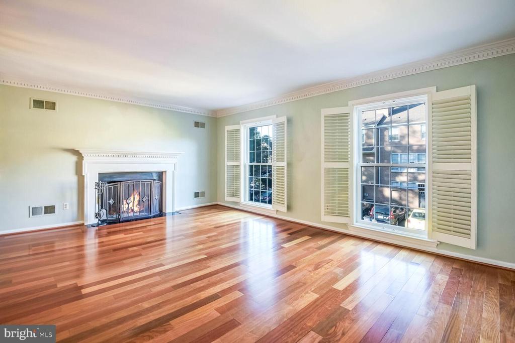 11015 WICKSHIRE WAY M-2