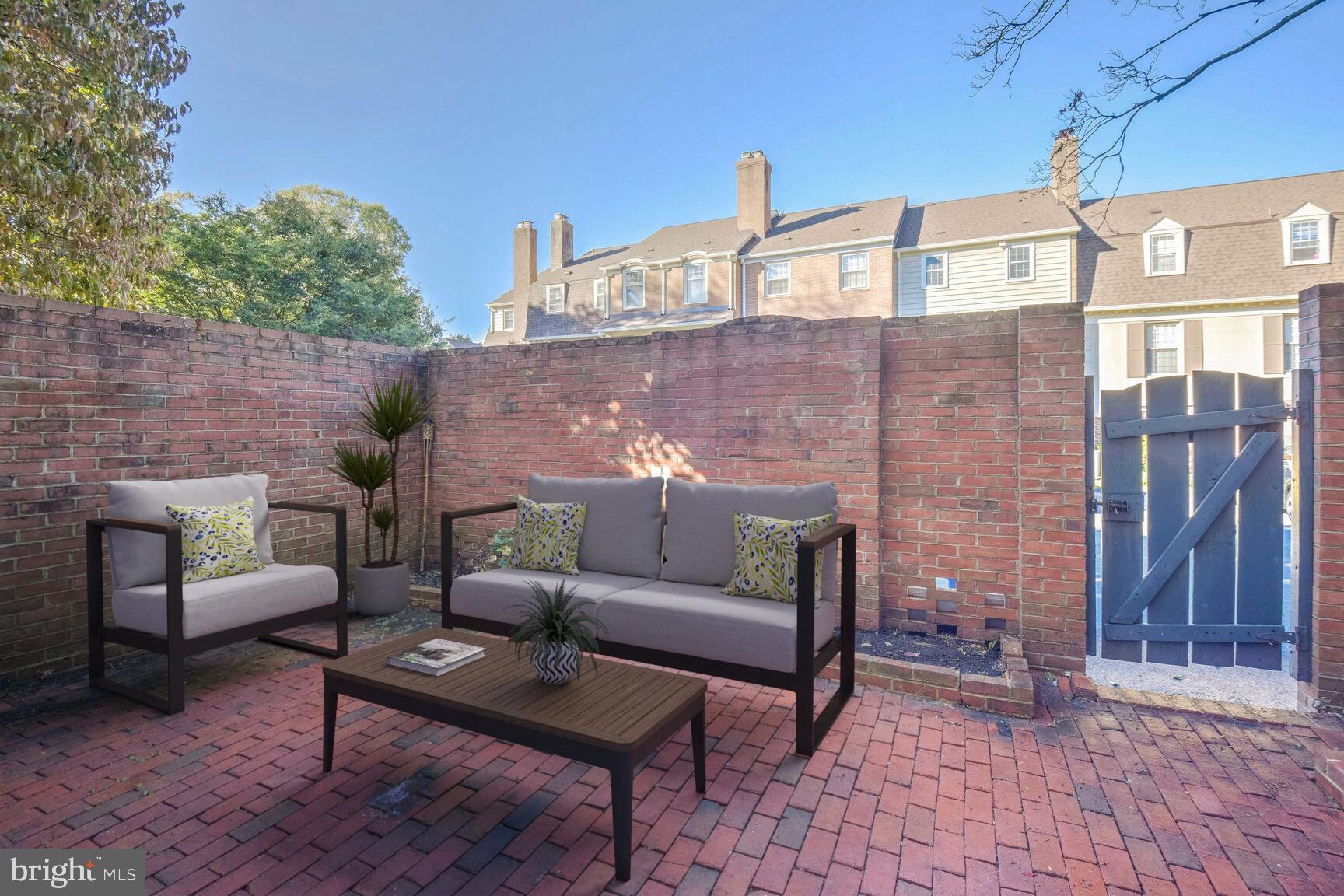 11015 WICKSHIRE WAY M-2