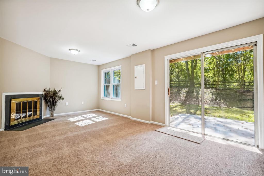 11904 Bargate Ct