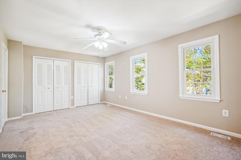 11904 Bargate Ct