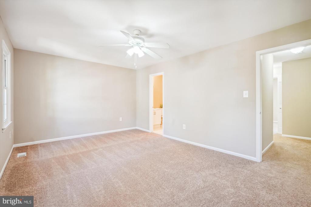 11904 Bargate Ct