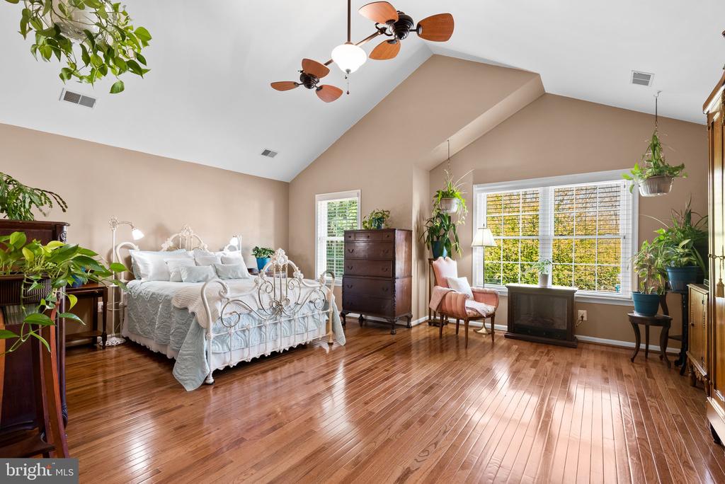 11216 KNOLLTOP VIEW COURT