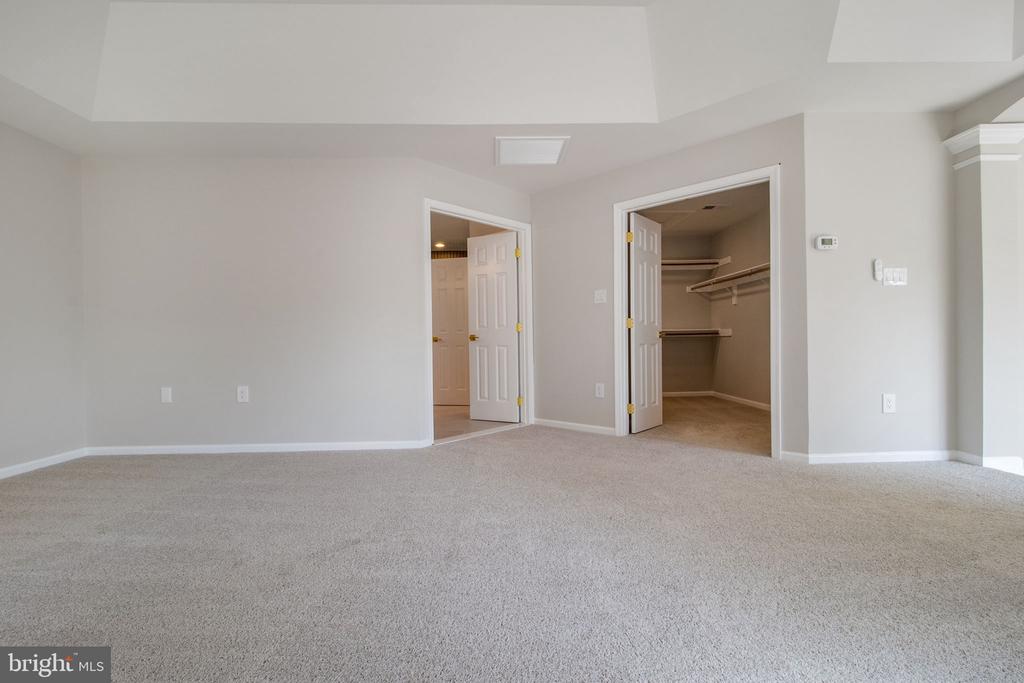 10228 SWEETWOOD AVENUE