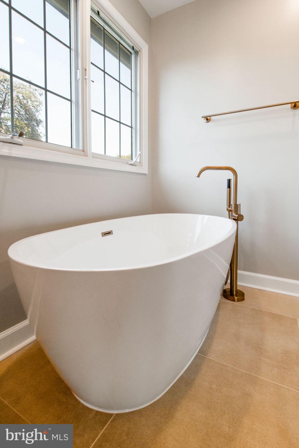 10228 SWEETWOOD AVENUE