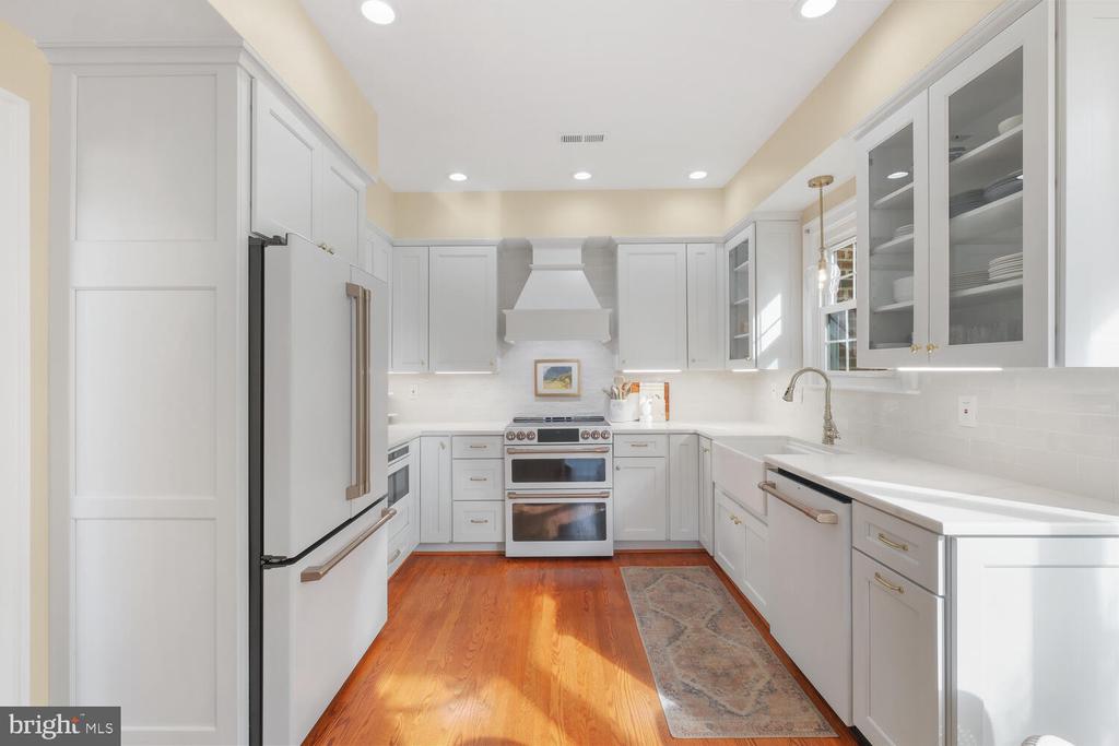 9942 Foxborough Cir