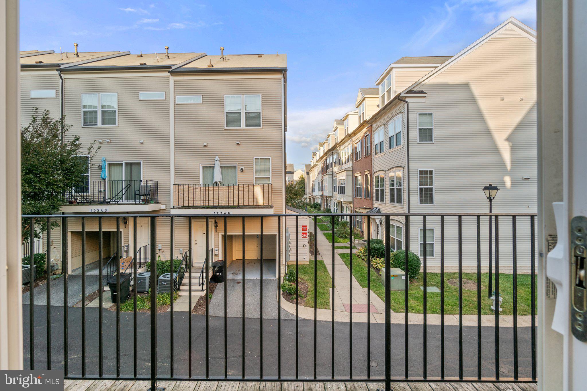 22475 GLENBOW WAY 2010