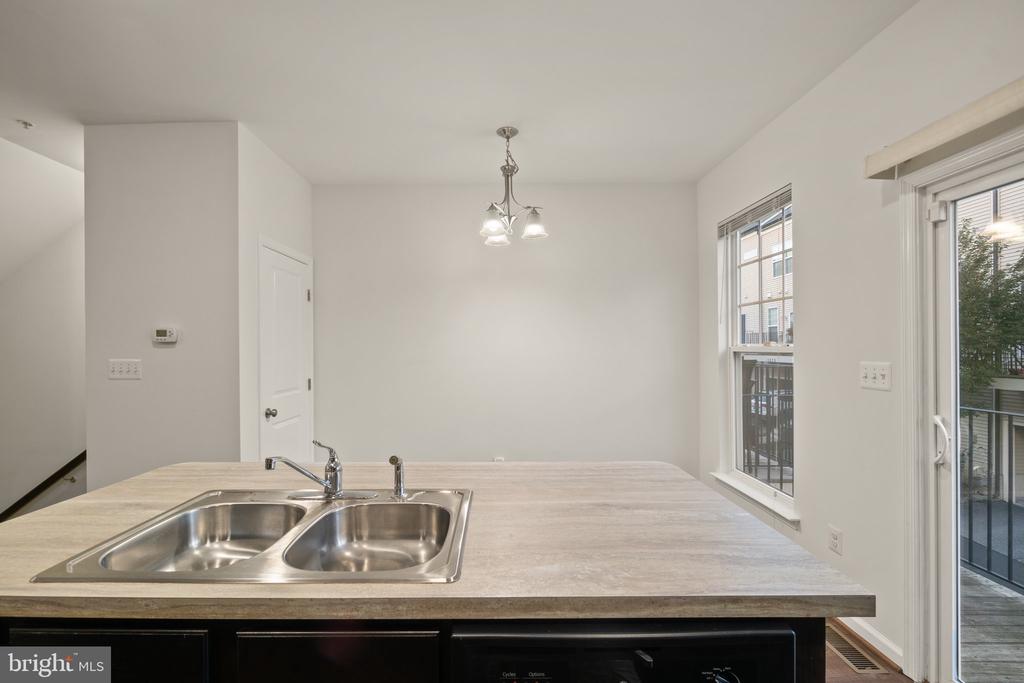 22475 GLENBOW WAY 2010