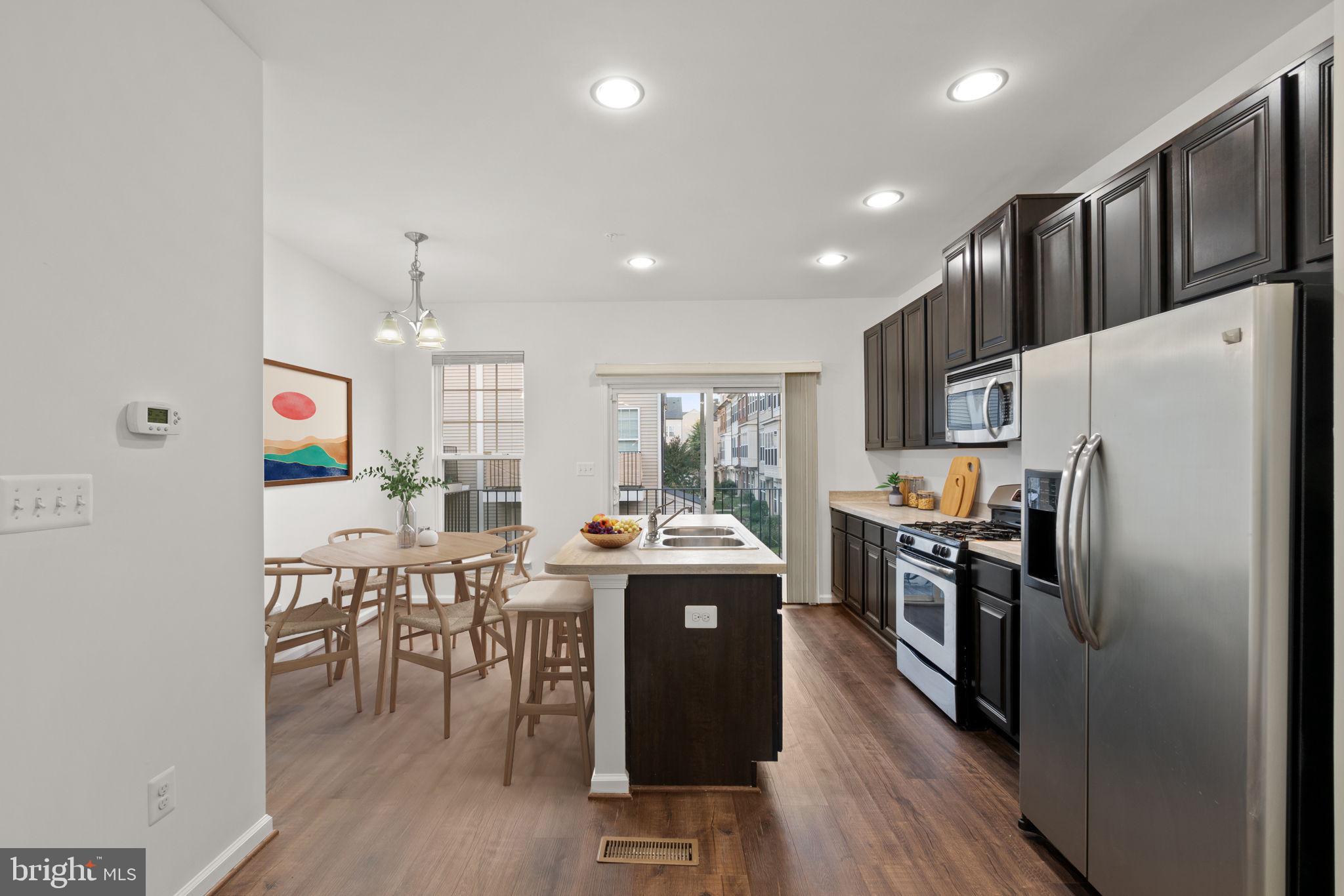 22475 GLENBOW WAY 2010