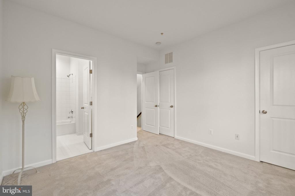 22475 GLENBOW WAY 2010