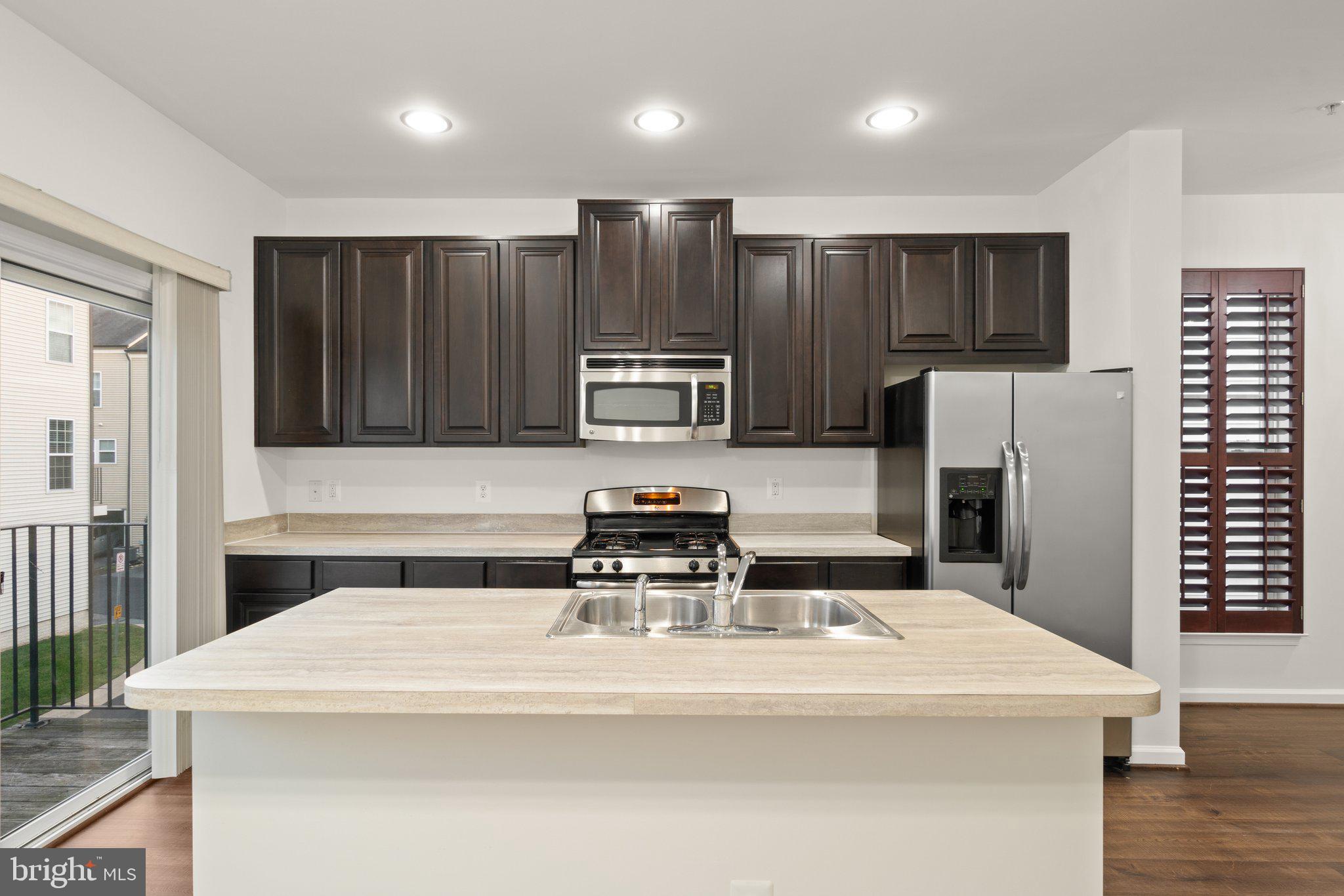 22475 GLENBOW WAY 2010