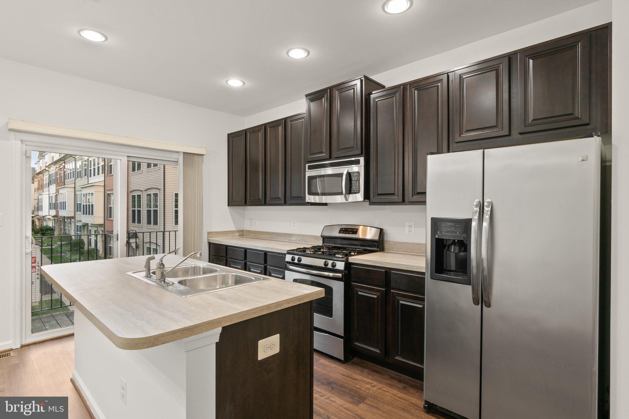 22475 GLENBOW WAY 2010