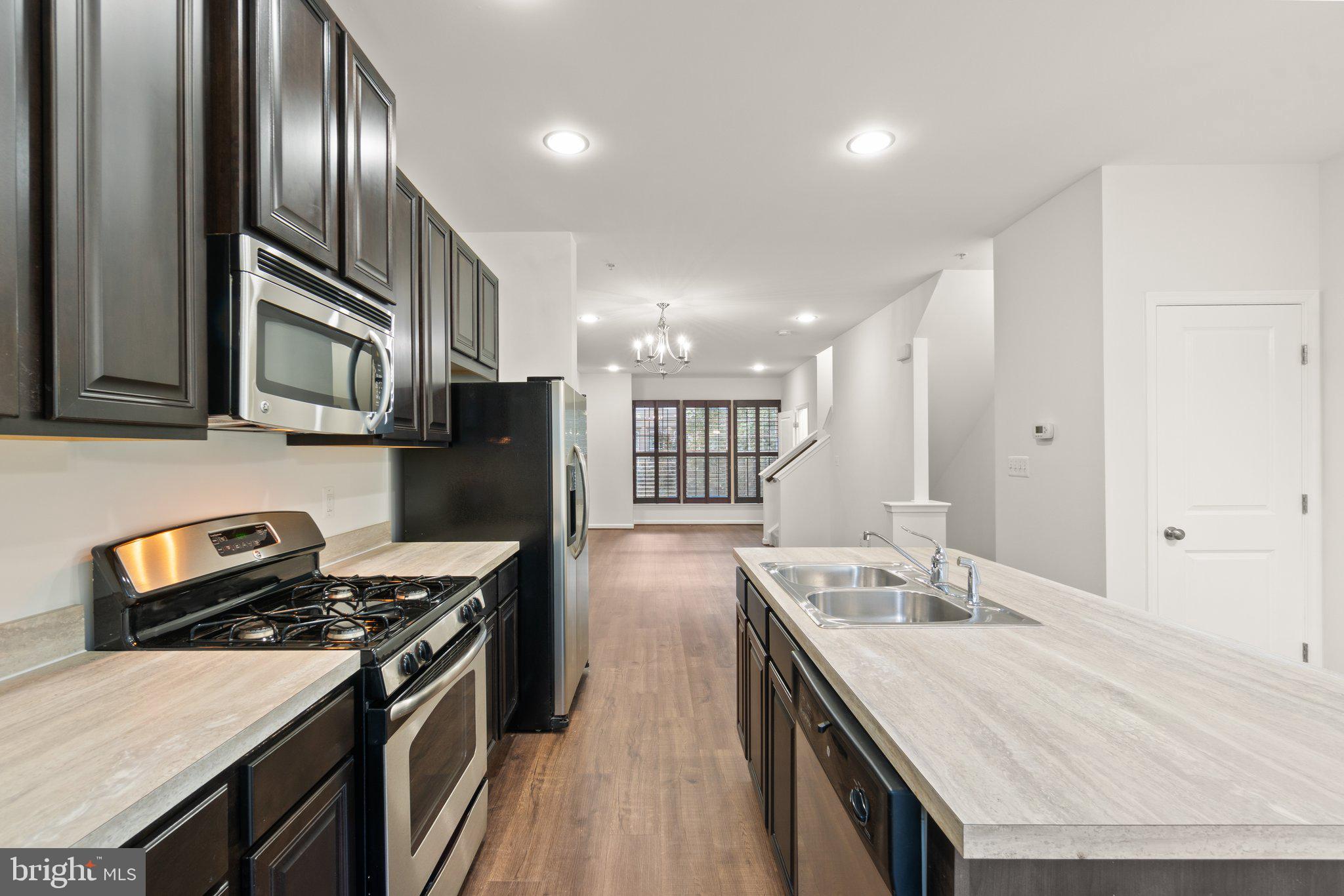 22475 GLENBOW WAY 2010