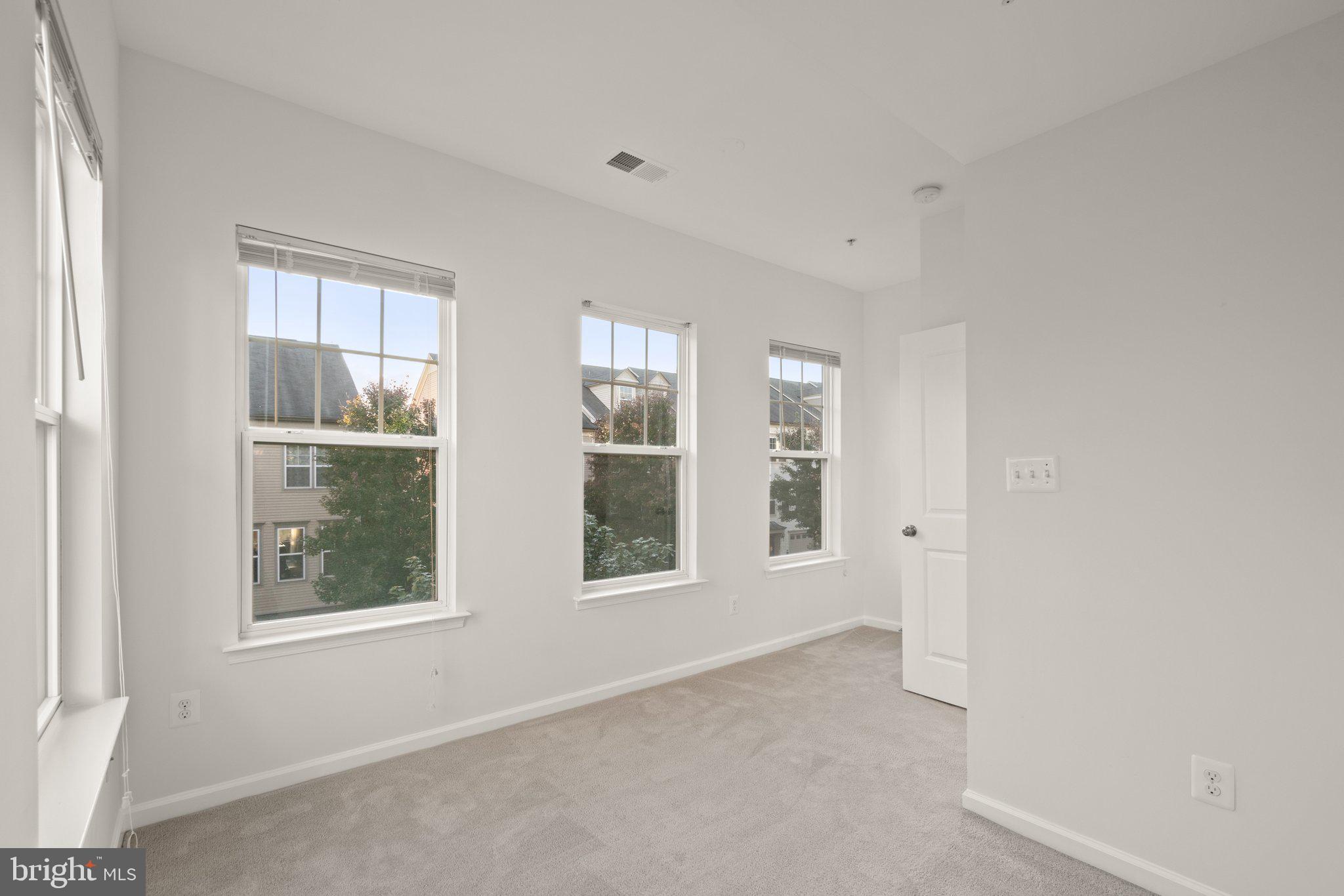 22475 GLENBOW WAY 2010