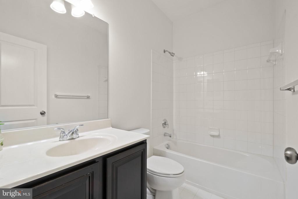 22475 GLENBOW WAY 2010