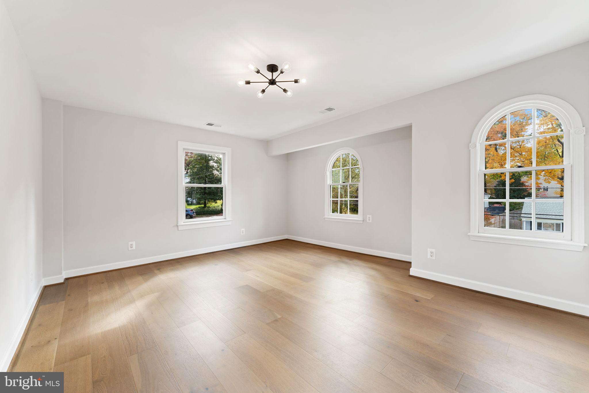 32 Eastmoor Dr